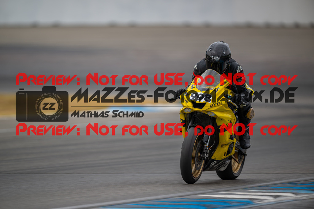MaZZes-Fotomatrix-20260809-577102 | R1