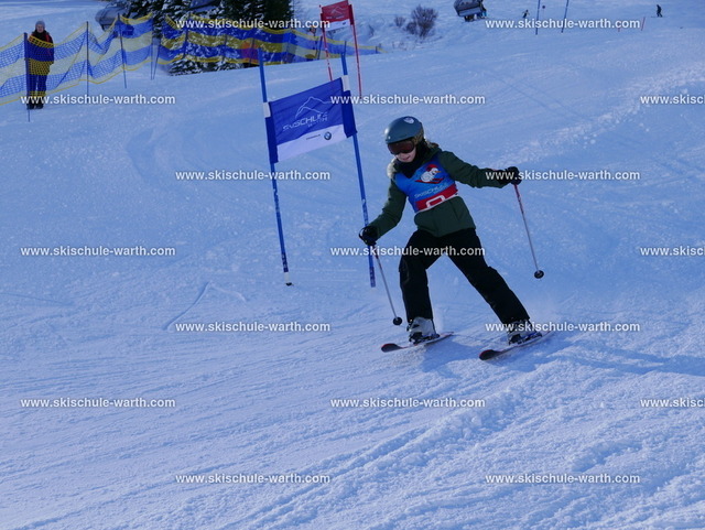 Anastasia (2) | Photos von der Skischule Warth - Realisiert mit Pictrs.com