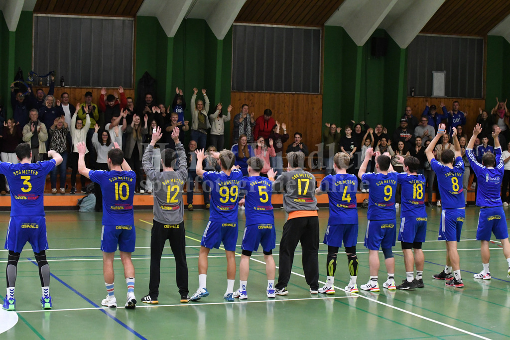 SSG Metten :  TSV 1861 Mainburg  | SSG Metten feiert mit seinen Fans den ersten Heimsieg der Saison - Realisiert mit Pictrs.com