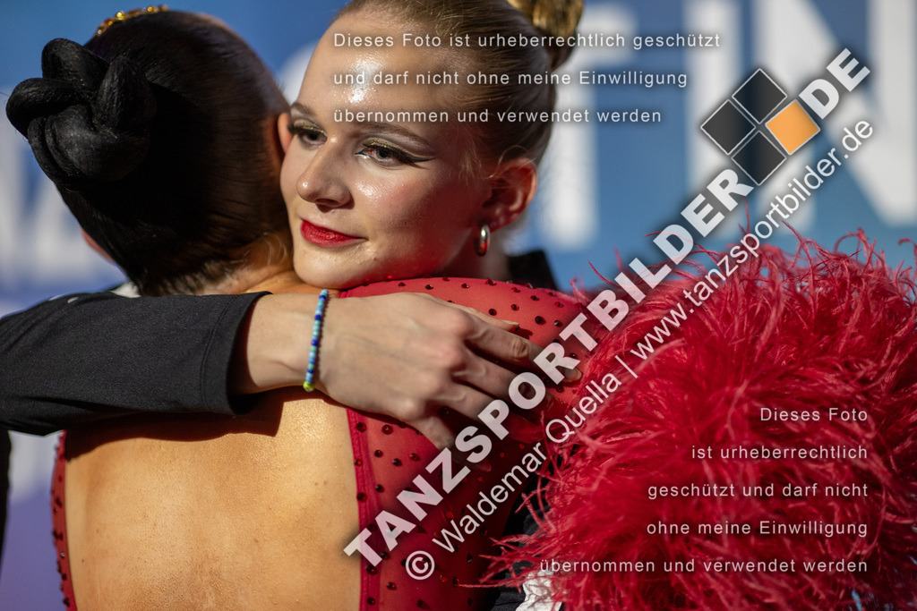 20251206-05643 | Hier finden Sie Tanz Bilder vom Latein und Standard Formationen tanzen. Sportbilder vom Tanzsport. Schöne Fotos und von Weltmeisterschaft, Europameisterschaft, Bundesliga, Regionalliga, Oberliga und Landesliga sowie von GOC Stuttgart, DanceComp, WM Bremen