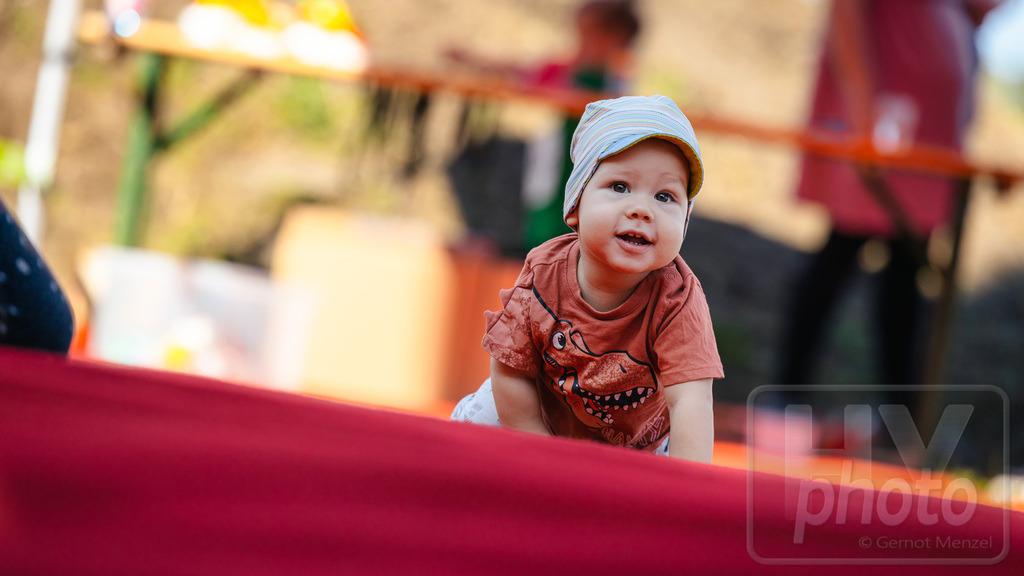 16. Hoywoj-CityLauf im Sportforum Hoyerswerda - 16.09.2023 | 10m VdK-Windel-Flitzer - Realisiert mit Pictrs.com