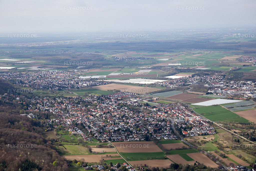 Luftbild: Ortsansicht im Ortsteil Jugenheim an der Bergstrasse in Seeheim-Jugenheim im Bundesland Hessen in Deutschland. Foto: IMG_077204.jpg vom 12.04.2015 durch Werner Riehm/FLY-FOTO.de