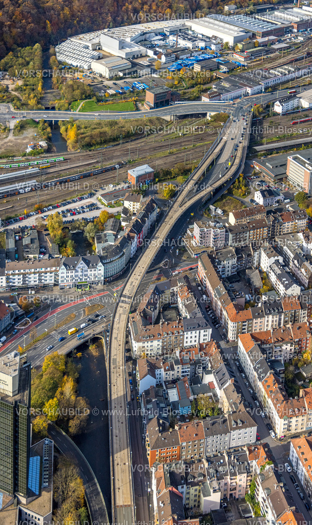 Hagen251100880 | Luftbild, Ortsansicht City, Hochstraße Bundesstraße B54 und Hochhaus Agentur für Arbeit, Hauptbahnhof Hagen mit Bahnhofshinterfahrung, Altenhagen, Hagen, Ruhrgebiet, Nordrhein-Westfalen, Deutschland
