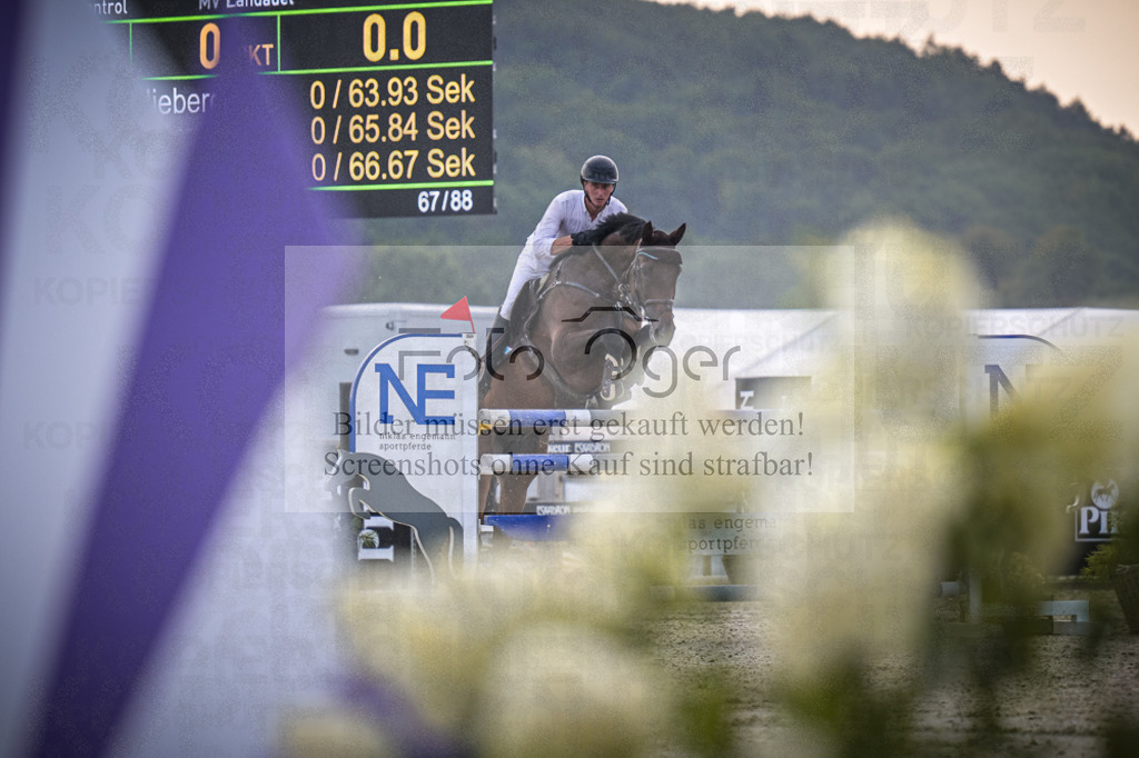 DOS_3095 | Entdecke hochwertige Reitturnierfotos von Foto Oger. Professionell, emotional und authentisch – jetzt Lieblingsmomente im Shop bestellen.Deutschlandweite Turnierfotografie. - Realisiert mit Pictrs.com