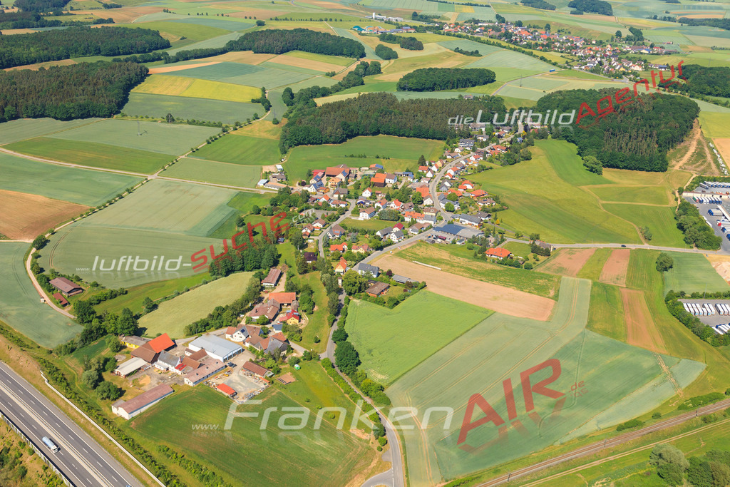 Luftbild von  Grub - Luftaufnahme wurde 2015 von https://frankenair.de mittels Flugzeug (keine Drohne) erstellt - die Geschenkidee