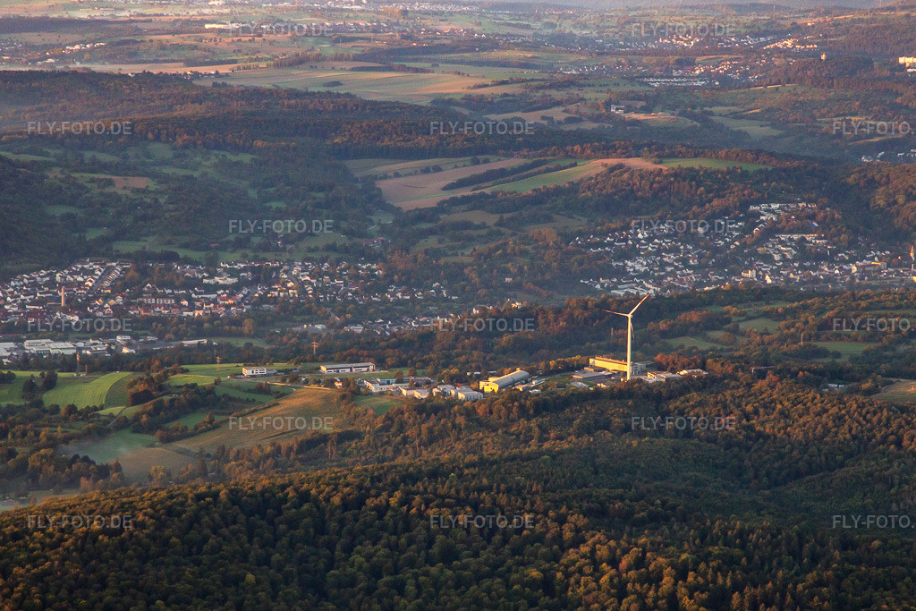 Luftbild: Morgenlicht über'm Fraunhofer-Institut für Chemische Technologie (ICT) im Ortsteil Grötzingen in Karlsruhe im Bundesland Baden-Württemberg in Deutschland. Foto: IMG_138418.jpg vom 16.09.2023 durch Werner Riehm/FLY-FOTO.deWWW.ICT.FRAUNHOFER.DE