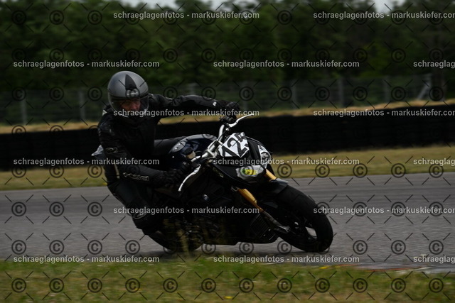 25bt02-0710 | markuskiefer.com - Realisiert mit Pictrs.com