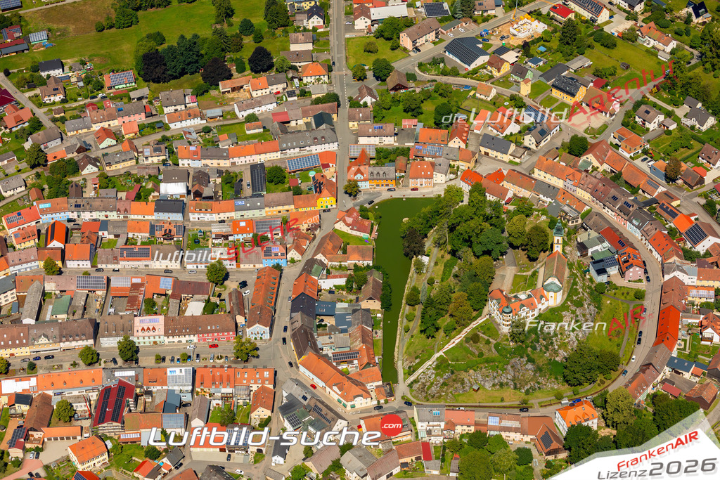 Das Luftbild zeigt : Kloster mit Schlossweiher Pleystein - Die Luftaufnahme wurde 2023 vom UL-Flugzeug aus erstellt ( keine Drohne ) - Hochauflösende Luftaufnahme - Für grossformatige Ausdrucke geeignet. Die Geschenkidee !Mit Lizenz und Bildrechte bestellbar
