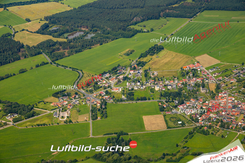 Das Luftbild zeigt : Pennewitz Ilmenau - Die Luftaufnahme wurde 2024 vom UL-Flugzeug aus erstellt ( keine Drohne ) - Hochauflösende Luftaufnahme - Für grossformatige Ausdrucke geeignet. Die Geschenkidee !Mit Lizenz und Bildrechte bestellbar