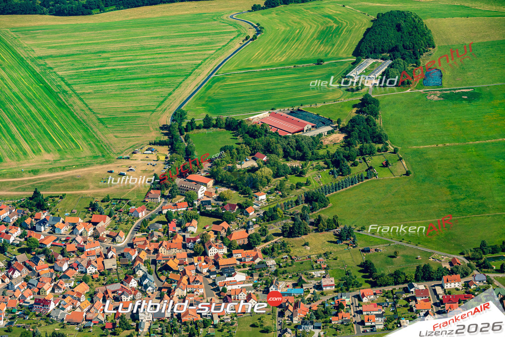 Luftbild der Stadt Oechsen - Die Luftaufnahme wurde 2025 vom UL-Flugzeug heraus erstellt ( keine Drohne ) - Hochauflösende Luftaufnahme - für professionelle Ausdrucke geeignet. Die Geschenkidee !Hier alle&nbsp;Infos zur Lizenzierung der LuftaufnahmeWir fliegen auch dieses Jahr wieder in Ihre Region um Luftbilder zu erstellen.- Luftbild anfragen