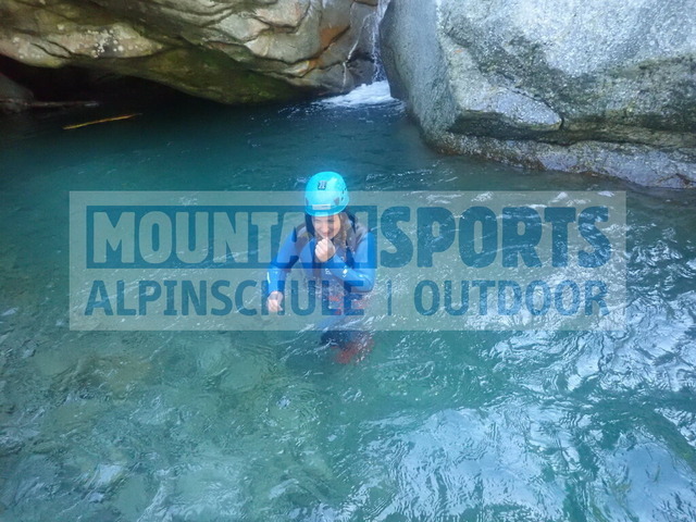 PC020077 | Bestelle die Bilder deines Berg- oder Wasser-Abenteuers mit Mountain Sports bequem von zu Hause aus direkt über unseren Online Fotoshop von pictrs.com. - Realisiert mit Pictrs.com