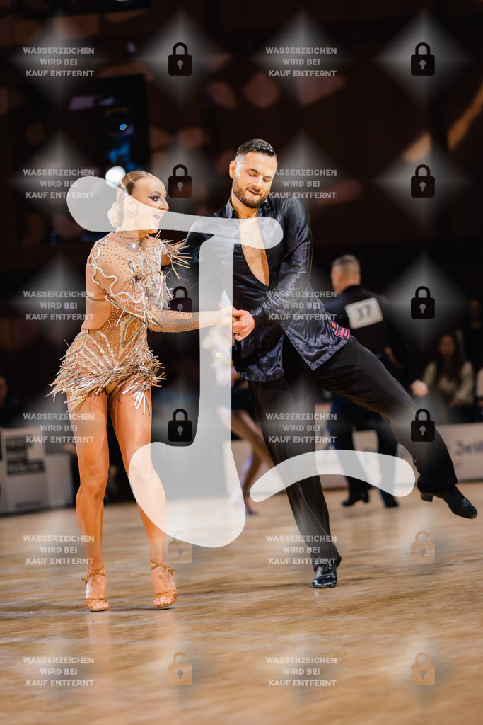 Goldstadtpokal 2025 - WDSF World Open Latin 13th (53) Mark Polishchuk _ Domenica Erontschenko (TC Rot-Weiss Casino Mainz)-2025-01-25-8103 | Webshop for digital downloads and prints of dance sport, event & show photographer Julian Link - Realisiert mit Pictrs.com
