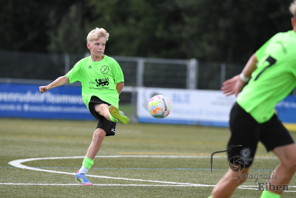 FC Rastede-JFV Edewecht | C-Jugend Landesliga; FC Rastede (blau)-JFV Edewecht (grün) am 16.08.2025 in Rastede (Sportanlage Köttersweg), Photo: Philip Eiben 2025 - Realisiert mit Pictrs.com