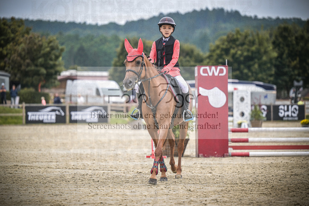 DOS_0002 | Entdecke hochwertige Reitturnierfotos von Foto Oger. Professionell, emotional und authentisch – jetzt Lieblingsmomente im Shop bestellen.Deutschlandweite Turnierfotografie. - Realisiert mit Pictrs.com
