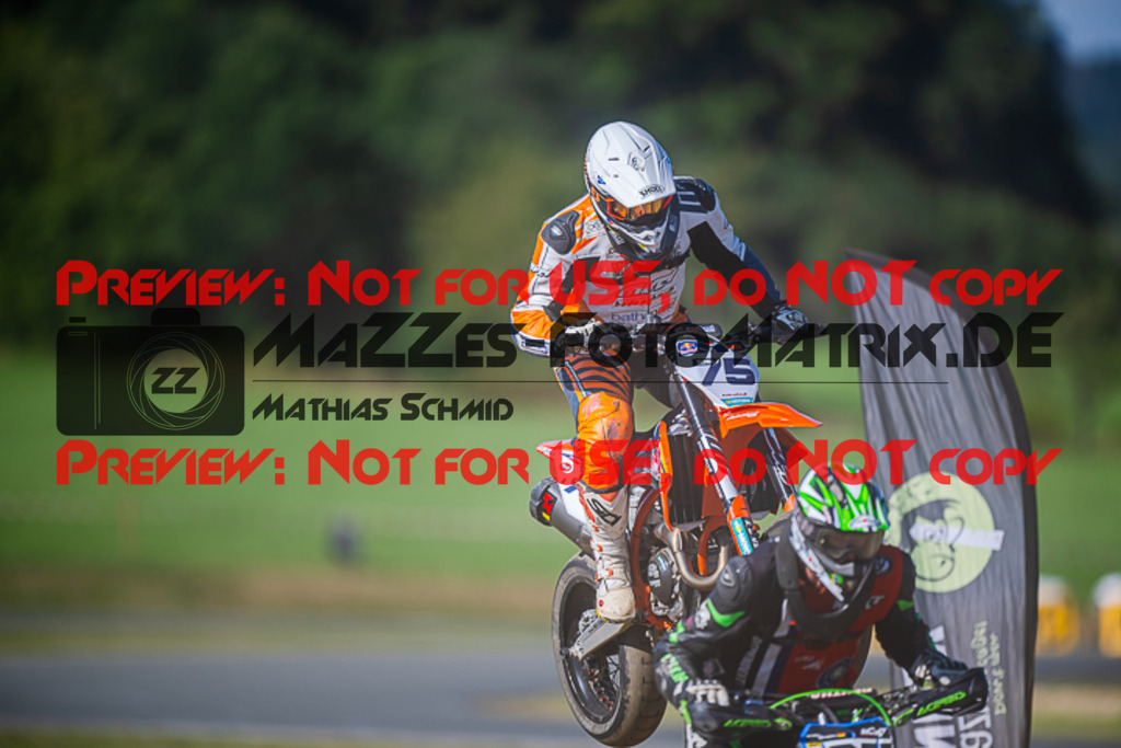 MaZZes_FotoMatrix_220904_6859 | UE40