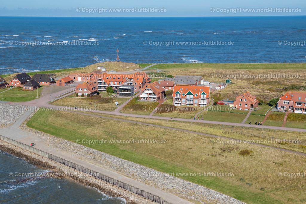 Baltrum_ELS_6353091022 | BALTRUM 09.10.2022 Ortsansicht der Straßen und Häuser der Wohngebiete von West- und Ost- Dorf auf der Nordsee- Insel Baltrum im Bundesland Niedersachsen. Weiterführende Informationen bei: Nordseeheilbad Insel Baltrum. // Town View of the streets and houses of the residential areas in Ostdorf and Westdorf on the North Sea island Baltrum in the state Lower Saxony. Further information at: Nordseeheilbad Insel Baltrum. Foto: Martin Elsen