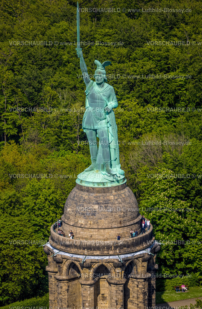 Detmold240505661Hermannsdenkmal_TeutoburgerWald | Luftbild, Hermannsdenkmal, kulturelle Statue des Cheruskerfürsten, nach Entwürfen von Ernst von Bandel, Teutoburger Wald, Hiddesen, Detmold, Ostwestfalen, Nordrhein-Westfalen, Deutschland
