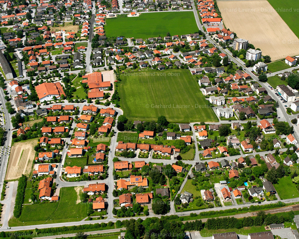 2600721 | TöGING AM INN 09.06.2006 Wohngebiet einer Einfamilienhaus- Siedlung  in Töging am Inn im Bundesland Bayern, Deutschland // Single-family residential area of settlement  in Töging am Inn in the state Bavaria, Germany Foto: Gerhard Launer