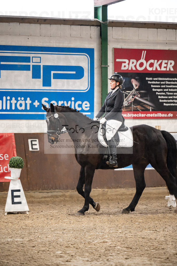 Hallenreittunier Voxtrup 2023 | Entdecke hochwertige Reitturnierfotos von Foto Oger. Professionell, emotional und authentisch – jetzt Lieblingsmomente im Shop bestellen.Deutschlandweite Turnierfotografie. - Realisiert mit Pictrs.com