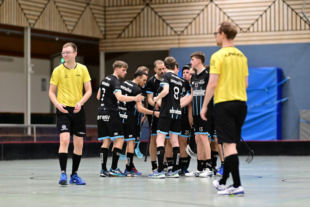 Floorball I Herren I Saison 2024-2025 I 2. FBL Herren Nord-West I 9. Spieltag I MTV Mittelnkirchen - TSV Tollwut Ebersgöns | Der Sportfotograf. - Realisiert mit Pictrs.com