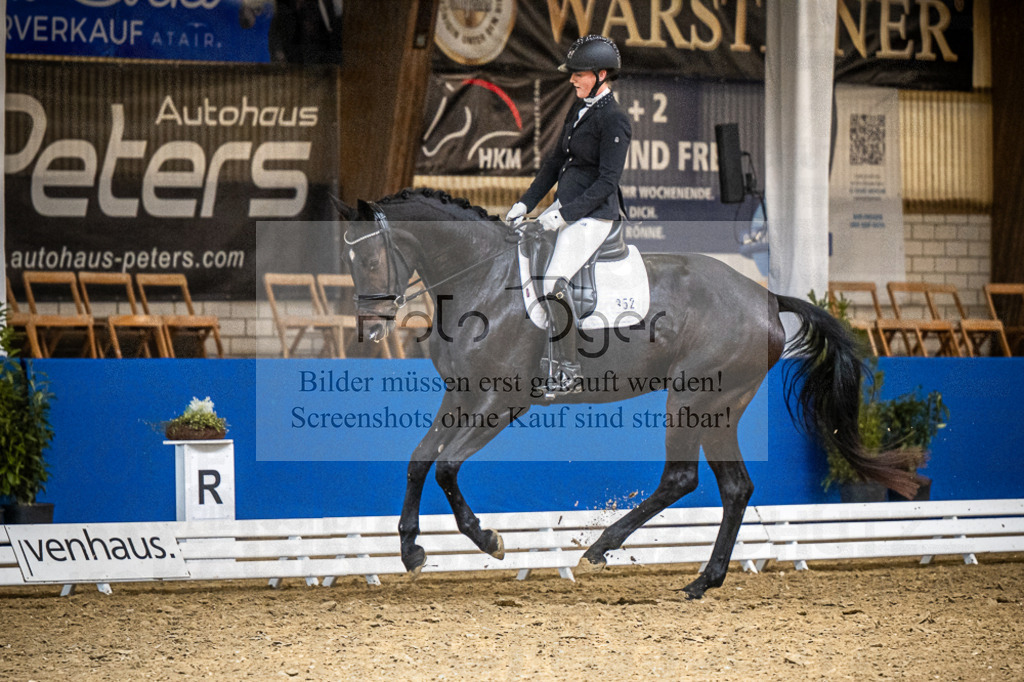 DOS_0251 | Entdecke hochwertige Reitturnierfotos von Foto Oger. Professionell, emotional und authentisch – jetzt Lieblingsmomente im Shop bestellen.Deutschlandweite Turnierfotografie. - Realisiert mit Pictrs.com