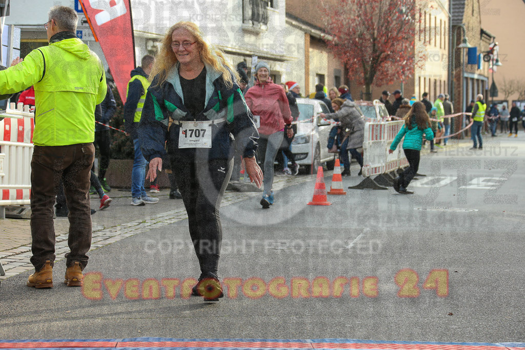 221127_1110_EX1_1593 | Sportfotografie im Rhein-Sieg Kreis, Köln, Bonn, NRW, Rheinland Pfalz, Hessen, etc. Unser Tätigkeitsfeld umfasst den Laufsport vom Volkslauf über den Marathon, Duathlon, Triathon bis zum Ultralauf wie Kölnpfad Ultra oder Schindertrail.