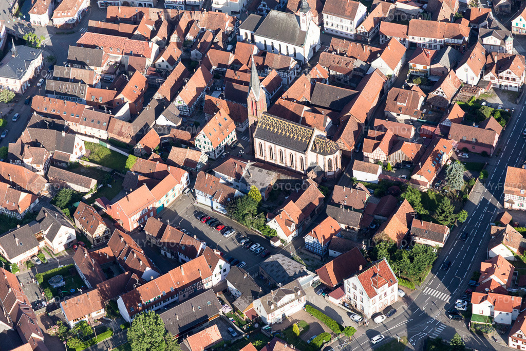 Aerial view: Église Catholique Saint-Laurent in Woerth in Wœrth in the state Bas-Rhin, France.Photo: IMG_100804.jpg taken on 06/08/2017 by Werner Riehm/FLY-FOTO.comResolution of the original: 5472 x 3648 px