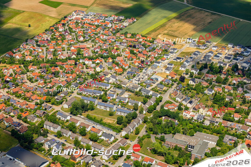 Das Luftbild zeigt : Wohnung Hemau - Die Luftaufnahme wurde 2023 vom UL-Flugzeug aus erstellt ( keine Drohne ) - Hochauflösende Luftaufnahme - Für grossformatige Ausdrucke geeignet. Die Geschenkidee !Mit Lizenz und Bildrechte bestellbar