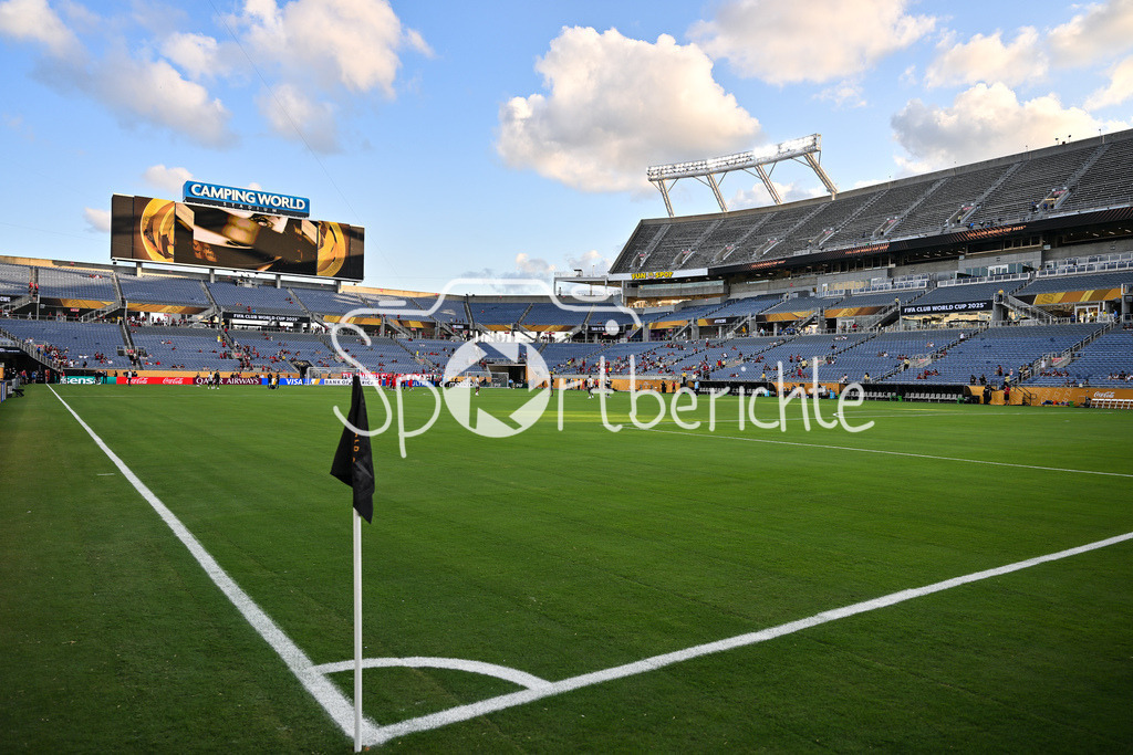 Los Angeles FC - CR Flamengo | Im Camping World Stadium von Orlando - Florida findet heute das Gruppenspiel zwischen Los Angeles und Flamengo statt / Stadionfoto / Stadionbild / Symbolbild / FIFA Club World Cup: Los Angeles FC - CR Flamengo, Camping World Stadium am 24.06.2025 / NOT FOR SALE IN USA
