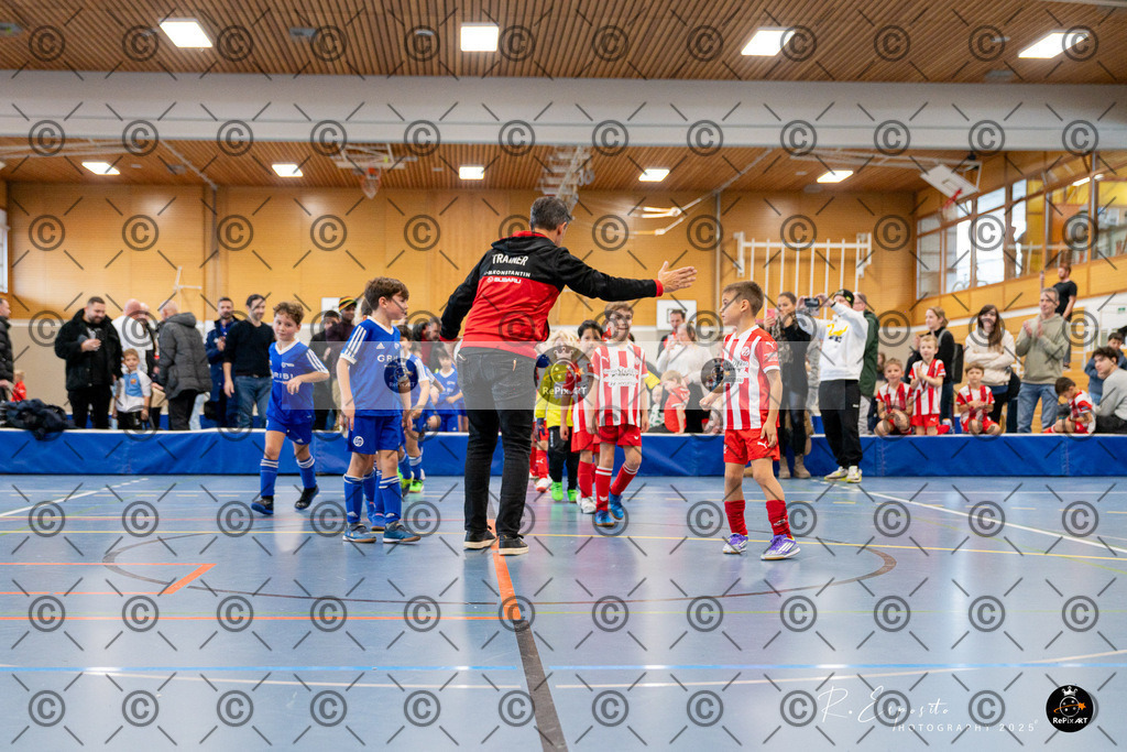 20251123_FCR-Hallenturnier-F3_2_017-6 | Sport und Naturfotografie von Roberto Esposito zeigt echte Momente Bewegung und die Schönheit der Natur. Ausdrucksstarke Bilder schaffen Emotionen.