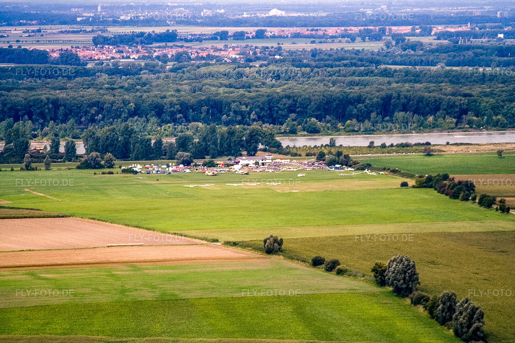 Luftbild: Flugplatzfest am Flugplatz Herrenteich in Hockenheim im Bundesland Baden-Württemberg in Deutschland. Foto: IMG_12864.jpg vom 24.08.2008 durch Werner Riehm/FLY-FOTO.de