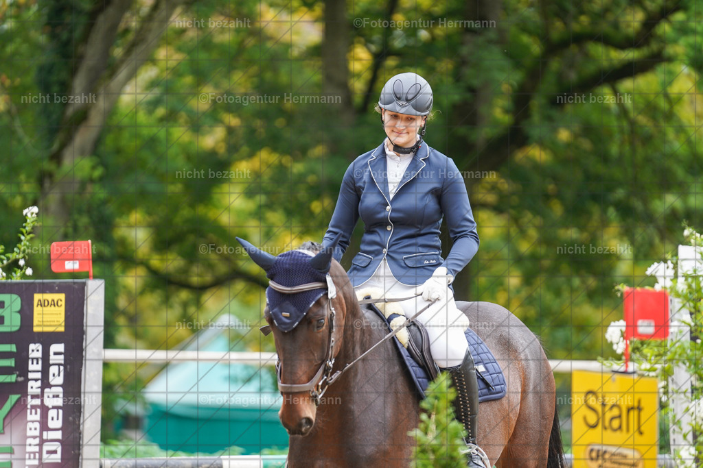 20221009-FAH08797 | Diessen am Ammersee, 2022, Dressur- und Springturnier, Reitsportbilder, Turnierfotografen Bayern, Pferdefotografen, Fotoagentur Herrmann, Turnierbilder