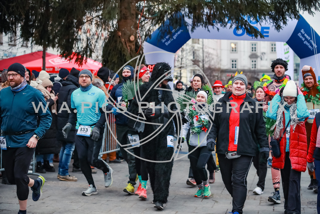 SILVESTERLAUF LINZ 25 | Linz, AUSTRIA, 31. Dezember 25, TRIRUN SILVESTERLAUF LINZ 25 , Image shows: 
Photo: WAPICS / BINDER Manuel