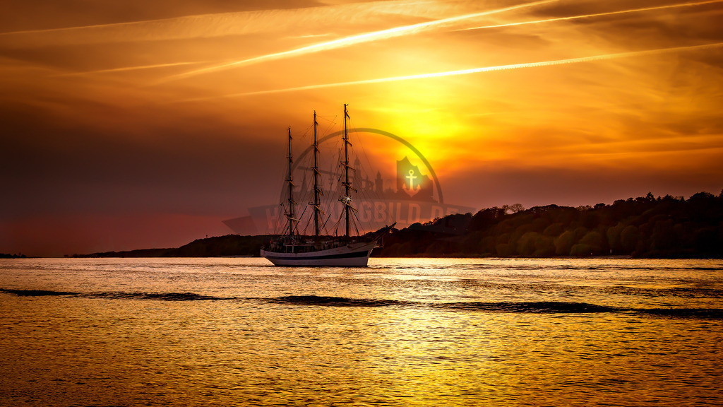 stativkunst-365 | Exklusive Hamburg collagen, tolle Segelbilder und viele weitere tolle Motive auf Leinwand, Poster, Alu-Dibond, u.v.m. findet Ihr bei uns auf hamburgbild.de. Findet Euer Wandbild für Euer Zuhause, Büro oder die  Praxis…. - Realisiert mit Pictrs.com