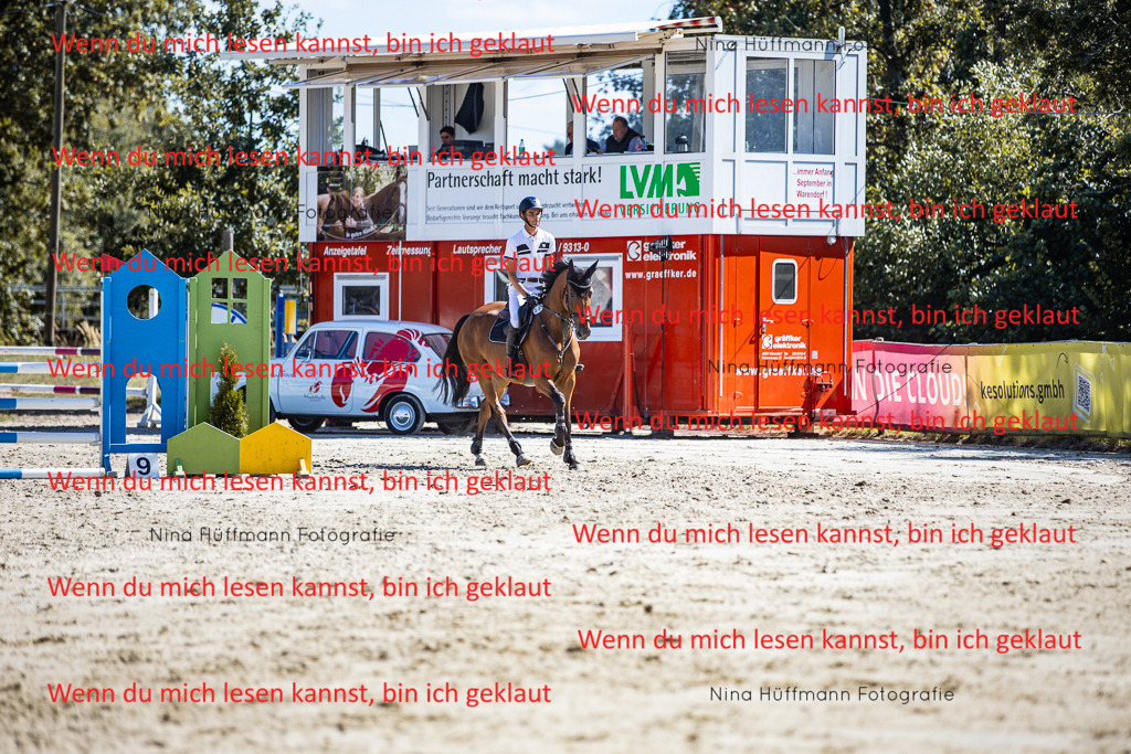 BK1A5589 | Turnierbilder Turnierfotos Nina Hüffmann Turnierfotografie Pferdefotografie Tierzeichnung Haustierzeichnung Pferdezeichnung Hundezeichnung Videograf  - Realisiert mit Pictrs.com