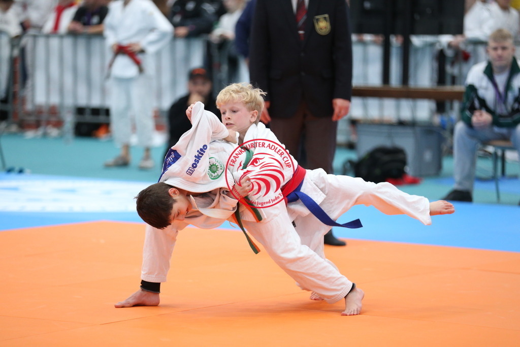 AT3Y0351 | Fotos vom Adler Cup - Pictures from Adler Cup

Hier findet Ihr alle Eindrücke und großen Momente der Adler Cup Wochenenden. Here you will find all impressions and great moments of the Adler Cup weekends. - Realisiert mit Pictrs.com