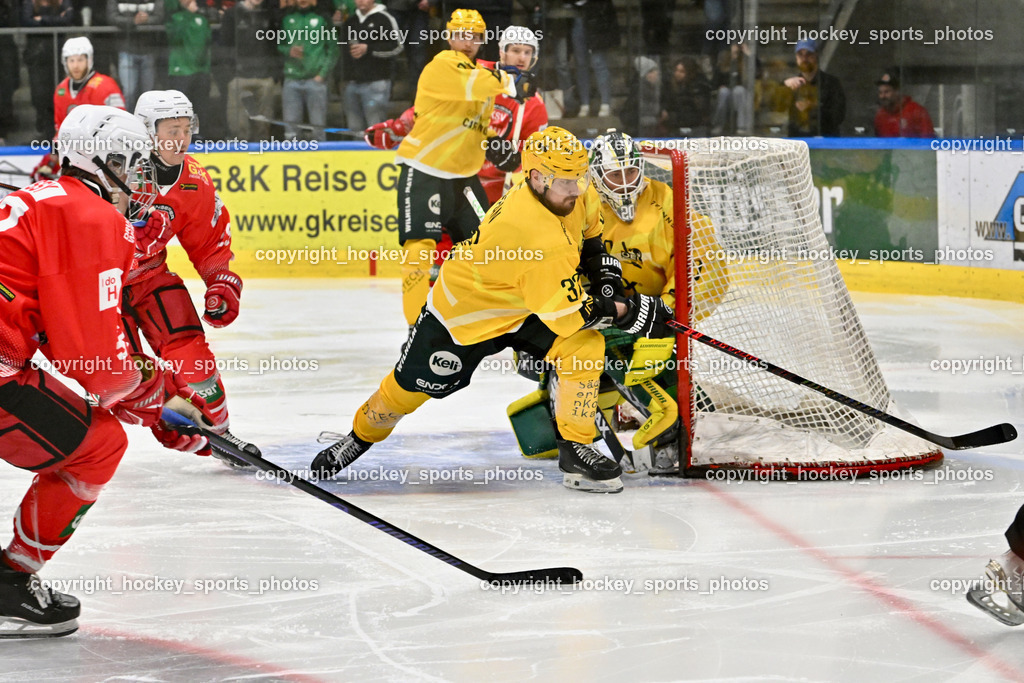KSV KÄNGURUS vs. EHC Lustenau | #32 Stefan Daniel EHC Lustenau, #20 Beck Felix EHC Lustenau, KSV KÄNGURUS vs. EHC Lustenau, KSV KÄNGURUS vs. EHC Lustenau am 14.03.2026 in Kapfenberg (Sportzentrum Kapfenberg), Austria, (Photo by Bernd Stefan)