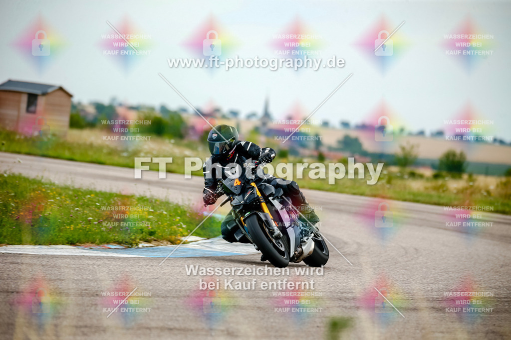 Chambley Juli-2317 | Hier findet Ihr Bilder von Touristenfahrten auf der Nürburgring Nordschleife oder von anderen Veranstaltungen die ich besucht habe. Viel Spass beim Durch Schauen 