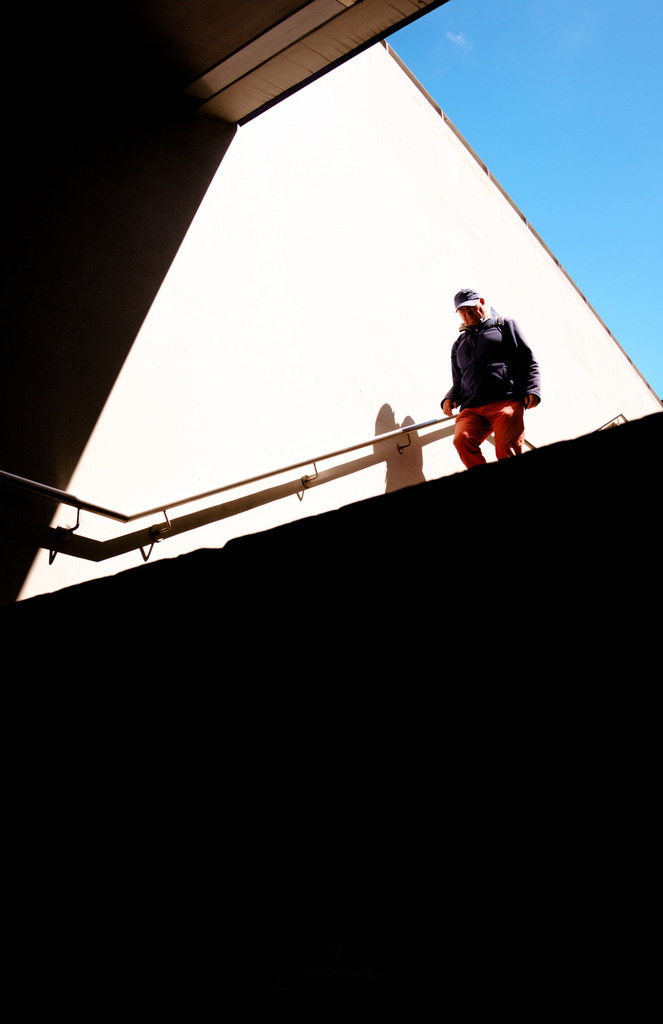 _DSF3433 (1) | ​Minimalistische Street Photography & Urban Art von Nils Friederichs. Entdecke hochwertige Fotokunst-Prints und Wandbilder aus der Region Hildesheim & Hannover. - Realisiert mit Pictrs.com
