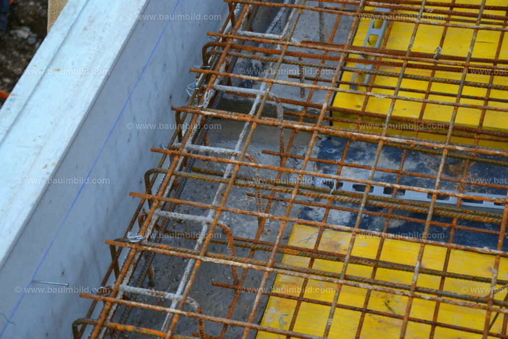 bib-lg04-betonarbeiten-0290 | Nach LV-Leistungsgruppen sortierte Detailfotos über den Bau eines Hauses. Alle Hausbau-Bilder direkt vom Urheber und Autor der Website Haus-Selber-Bauen.com