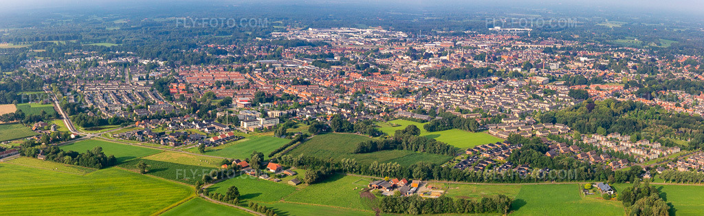 Aerial view: Panorama of the city area with outer districts and city center in the district Winterswijk-Noordoost in Winterswijk in the state Gelderland, Netherlands.Photo: IMG_008248.jpg taken on 07/18/2020 by Werner Riehm/FLY-FOTO.comResolution of the original: 10732 x 3288 px