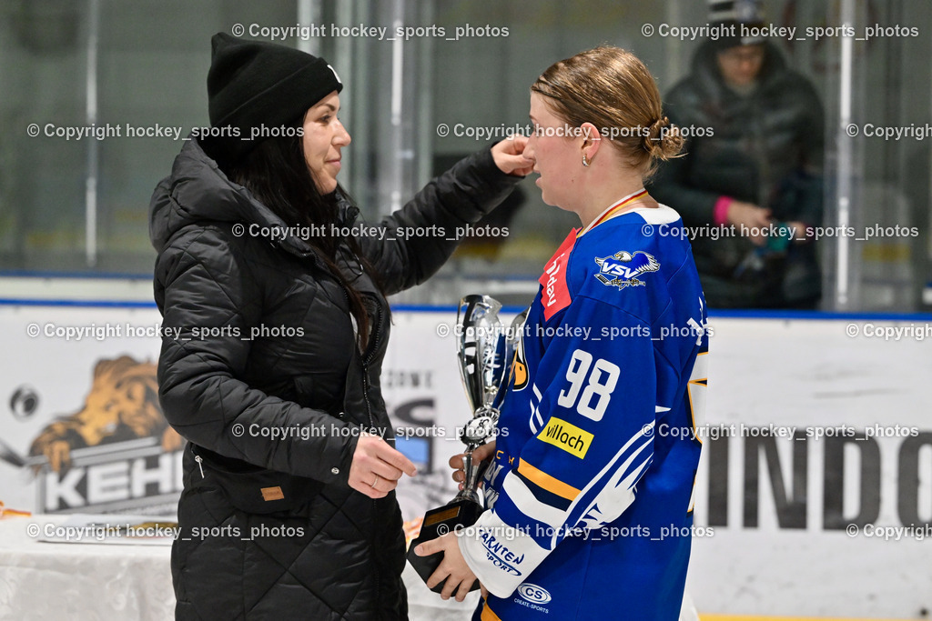 WILDCATS PATERNION & Lady Hawks Siegerehrung-Meisterfeier | KEHV-Damenreferentin Sabine Huber, Medailienübergabe, #98 Walluschnig Nadine Ramona LADY HAWKS, WILDCATS PATERNION &amp; Lady Hawks Siegerehrung-Meisterfeier, WILDCATS PATERNION &amp; Lady Hawks Siegerehrung-Meisterfeier am 12.03.2025 in Steindorf (Ossiachersee Halle), Austria, (Photo by Bernd Stefan)