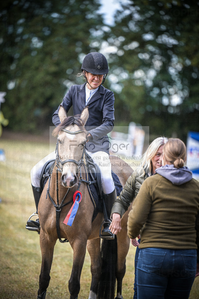 DOS_0048 | Entdecke hochwertige Reitturnierfotos von Foto Oger. Professionell, emotional und authentisch – jetzt Lieblingsmomente im Shop bestellen.Deutschlandweite Turnierfotografie. - Realisiert mit Pictrs.com