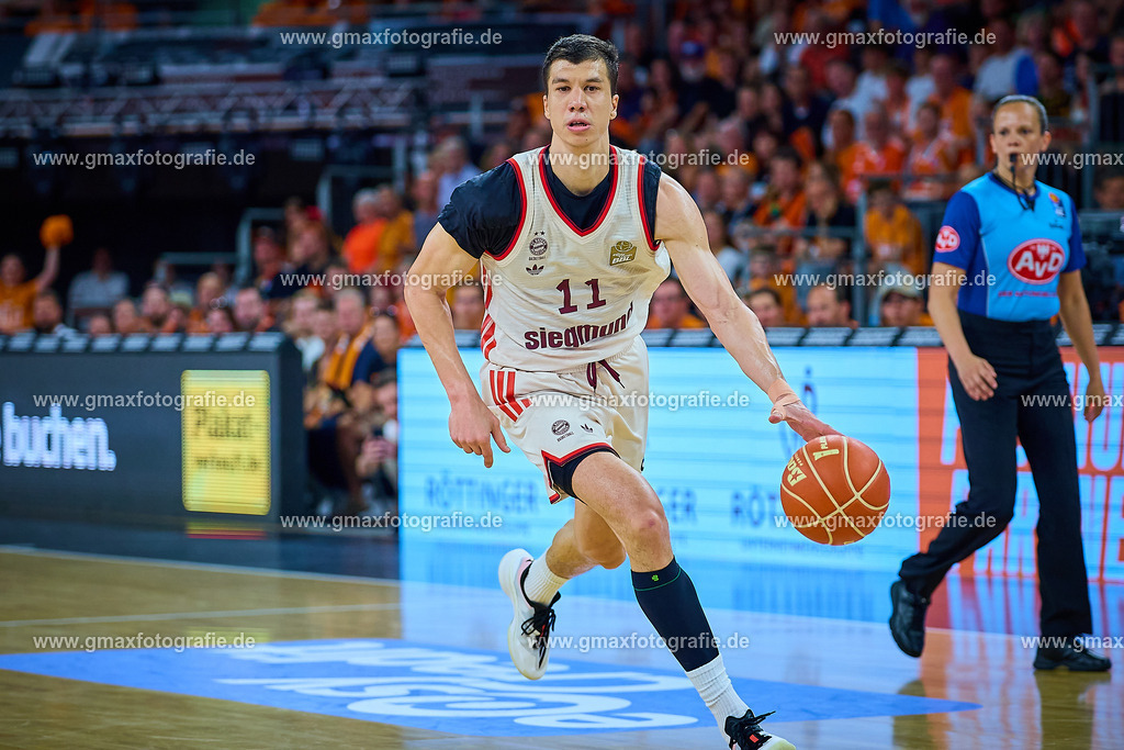 GER, ratiopharm ulm gegen FC Bayern, Basketball, 2. PlayOff, Finale, EasyCredit Bundesliga, Spielzeit 2024/2025, 18.06.2025 | Portrait, Portraet, Freisteller von Vlqadimir Lucic (FC Bayern, #11)GER, ratiopharm ulm gegen FC Bayern, Basketball, 2. PlayOff, Finale, EasyCredit Bundesliga, Spielzeit 2024/2025, 18.06.2025Foto: Eibner-Pressefoto/Gerald Oelze-de Stoppany