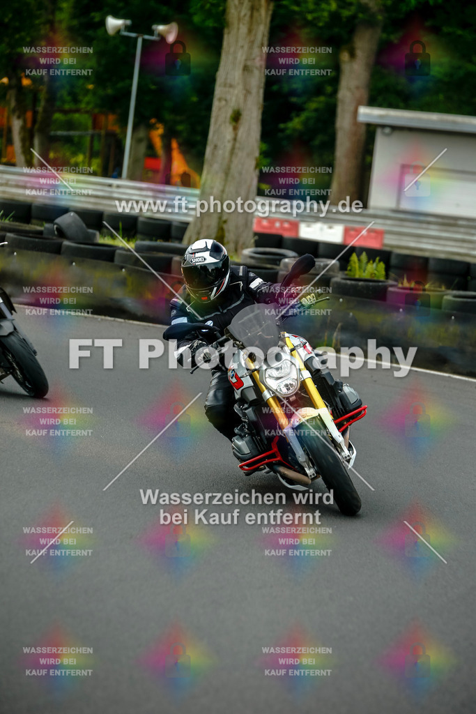 VBK-3970 | Hier findet Ihr Bilder von Touristenfahrten auf der Nürburgring Nordschleife oder von anderen Veranstaltungen die ich besucht habe. Viel Spass beim Durch Schauen 