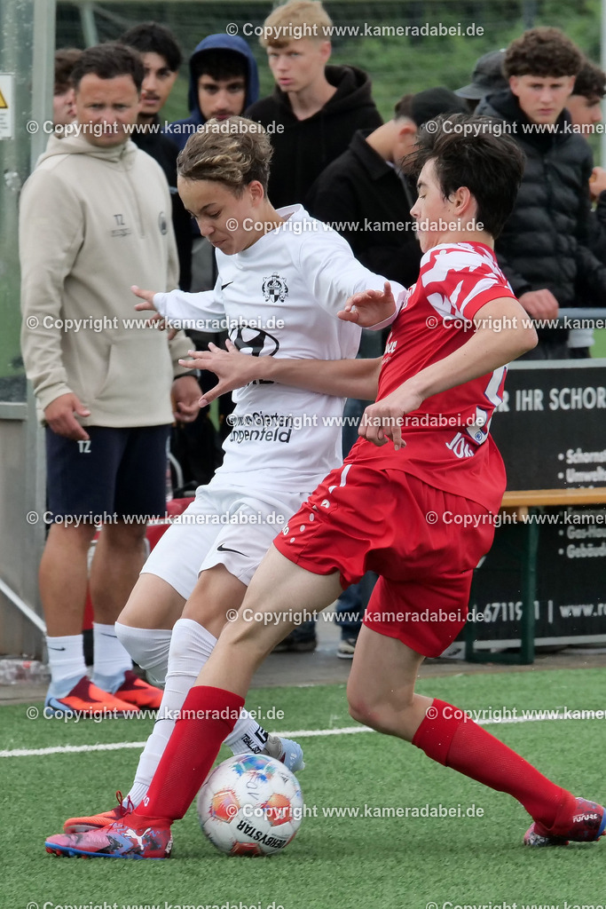 Fußball : C-Junioren : Aufstieg Regionalliga West : SUS 09 Dinslaken - Vfb 03 Hilden am 04.06.2026 in Dinslaken | Fußball : C-Junioren : Aufstieg Regionalliga West : SUS 09 Dinslaken (rotr Trikots)- Vfb 03 Hilden (weiße Trikots) am 04.06.2026 in Dinslaken - Realisiert mit Pictrs.com
