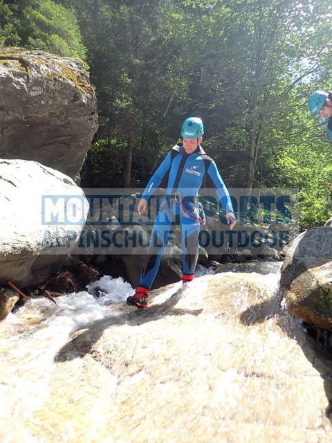 P7220225 | Bestelle die Bilder deines Berg- oder Wasser-Abenteuers mit Mountain Sports bequem von zu Hause aus direkt über unseren Online Fotoshop von pictrs.com. - Realisiert mit Pictrs.com