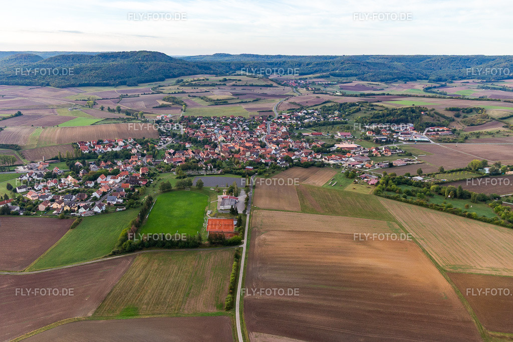Ortsansicht | Luftbild: Ortsansicht im Ortsteil Westheim in Knetzgau im Bundesland Bayern in Deutschland. Foto: IMG_111144.jpg vom 09.09.2018 durch Werner Riehm/FLY-FOTO.de - Realisiert mit Pictrs.com