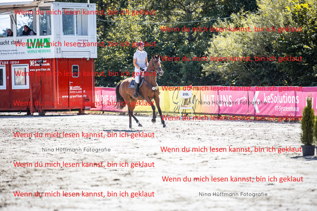 BK1A5215 | Turnierbilder Turnierfotos Nina Hüffmann Turnierfotografie Pferdefotografie Tierzeichnung Haustierzeichnung Pferdezeichnung Hundezeichnung Videograf  - Realisiert mit Pictrs.com
