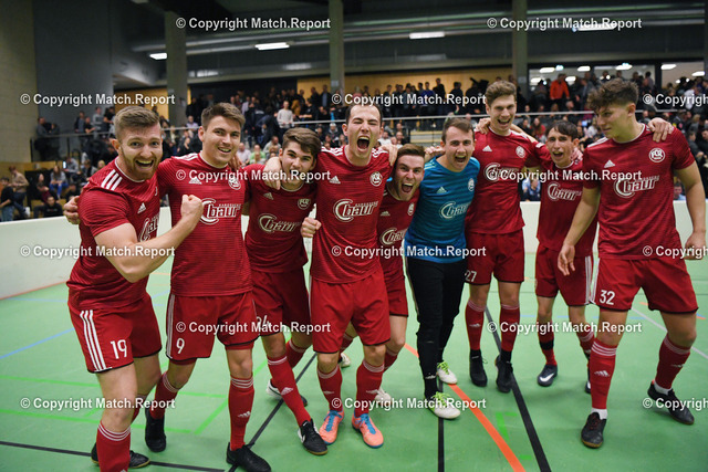 Hallenfussball; Stadtpokal Rottenburg 2018 | Hallenfussball; 43. Stadtpokal Rottenburg 2018 in der Volksbank Arena  30.12.2018Ausrichter TSV Kiebingen;Aktive Finale;TSV Dettingen - FC RottenburgTEAMJUBEL Sieger FC RottenburgFOTO: ULMER PressebildagenturxxNOxMODELxRELEASExxDie Abklaerung von Persoenlichkeitsrechten abgebildeter Personen obliegt dem Nutzer bzw. Auftraggeber.